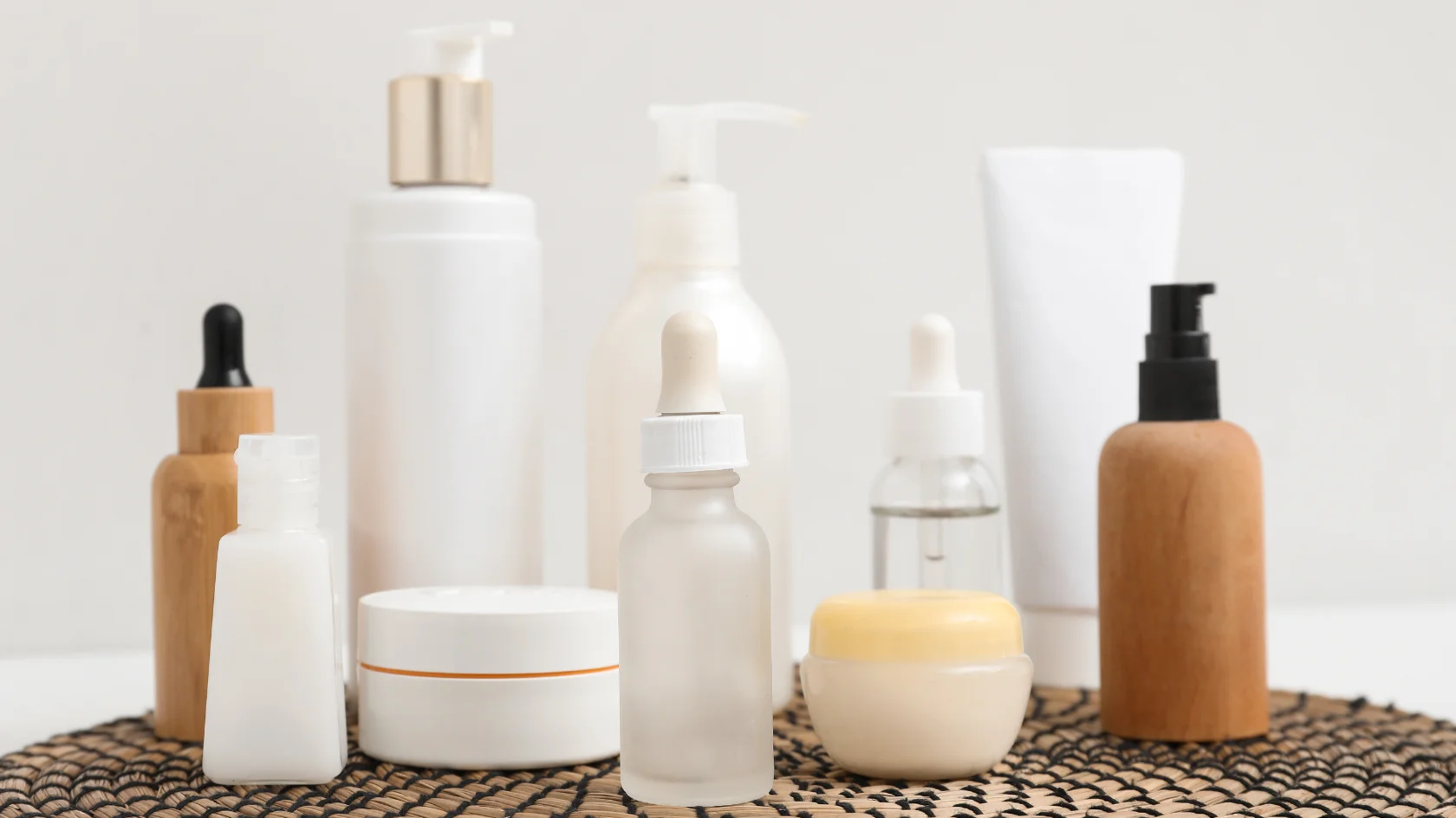 Cosmetic products and Health Canada cosmetic notification requirements in Canada.